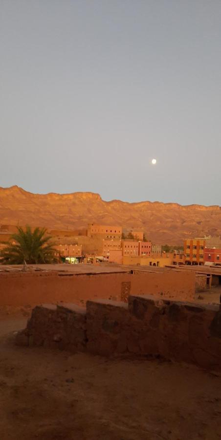 Dar Ilyana Hotel Ait Tiourhza Bagian luar foto