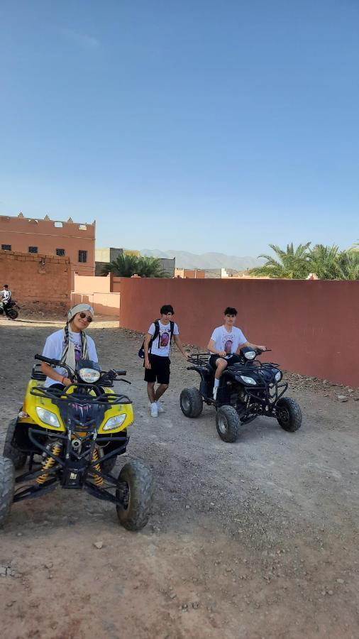 Dar Ilyana Hotel Ait Tiourhza Bagian luar foto