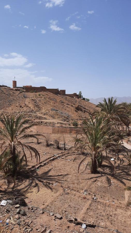 Dar Ilyana Hotel Ait Tiourhza Bagian luar foto