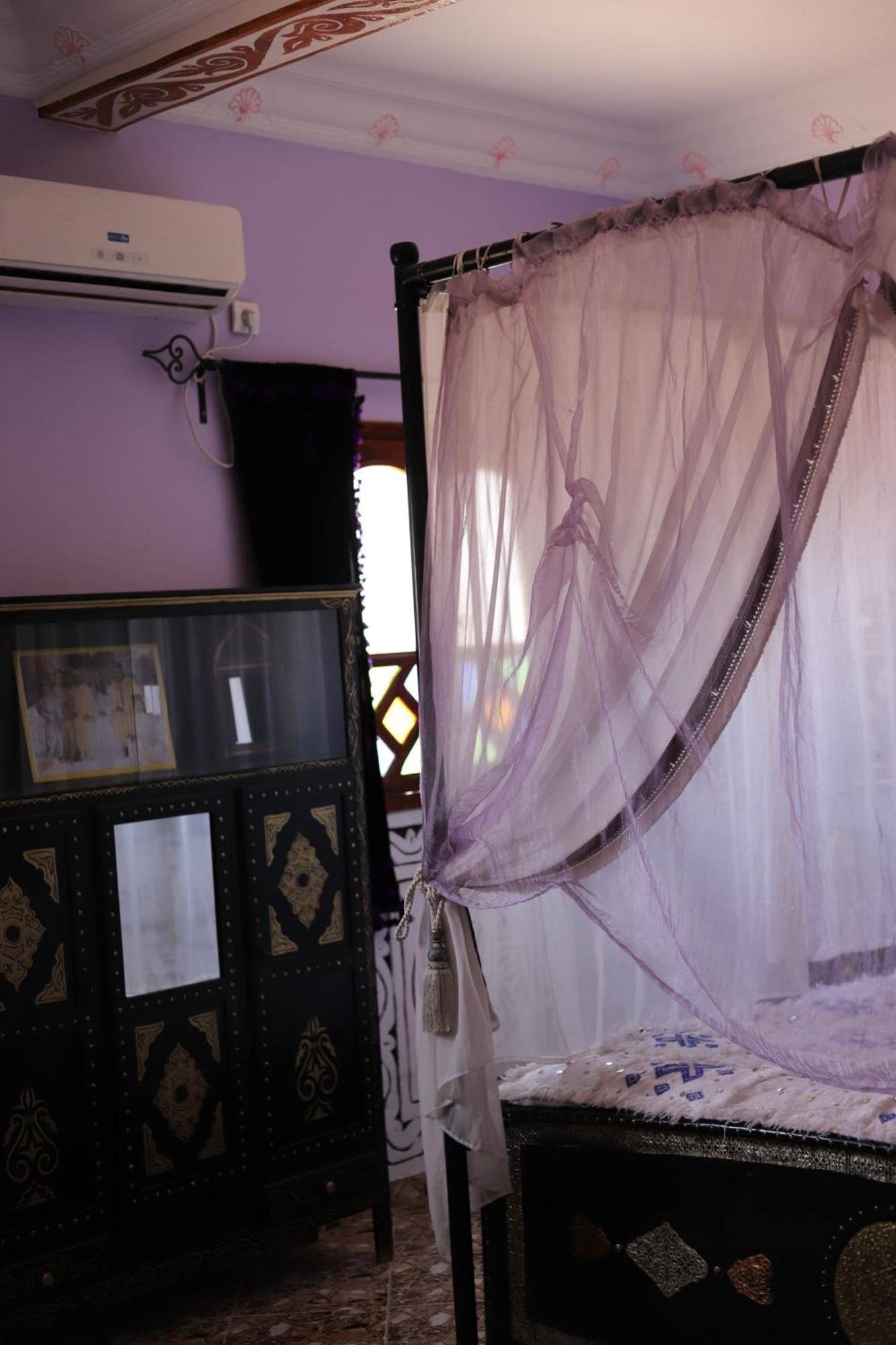 Dar Ilyana Hotel Ait Tiourhza Bagian luar foto
