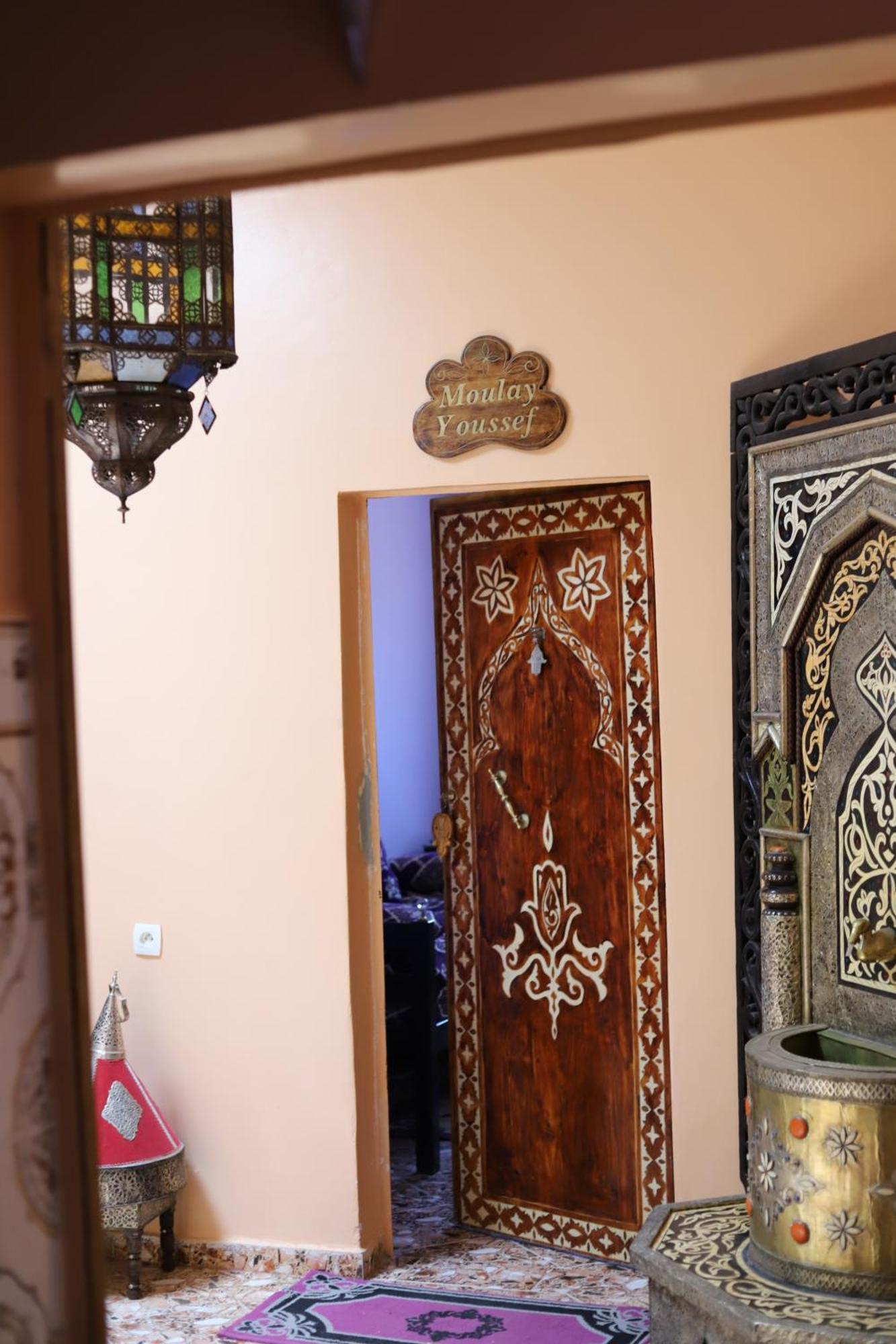 Dar Ilyana Hotel Ait Tiourhza Bagian luar foto