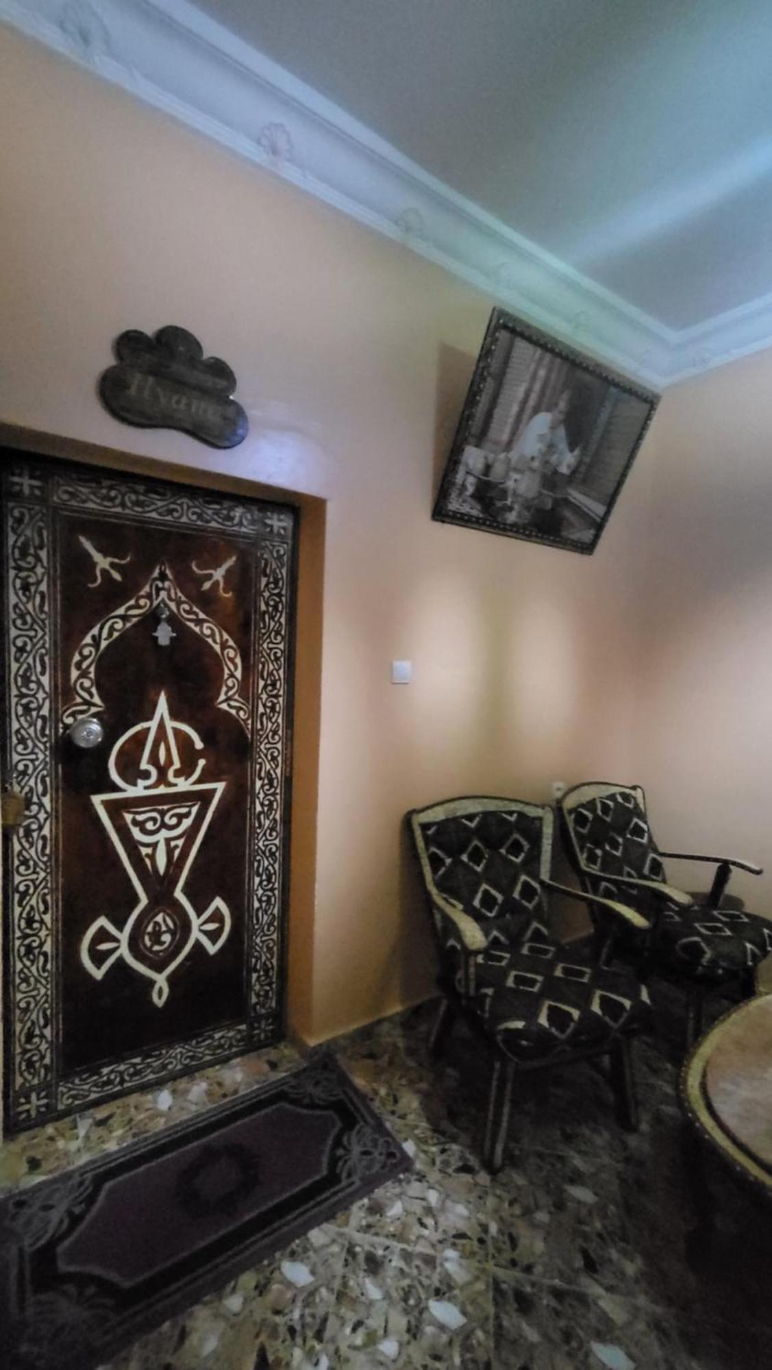 Dar Ilyana Hotel Ait Tiourhza Bagian luar foto