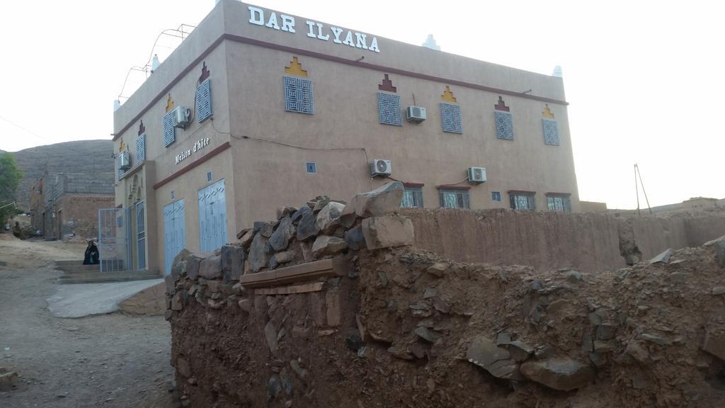 Dar Ilyana Hotel Ait Tiourhza Bagian luar foto